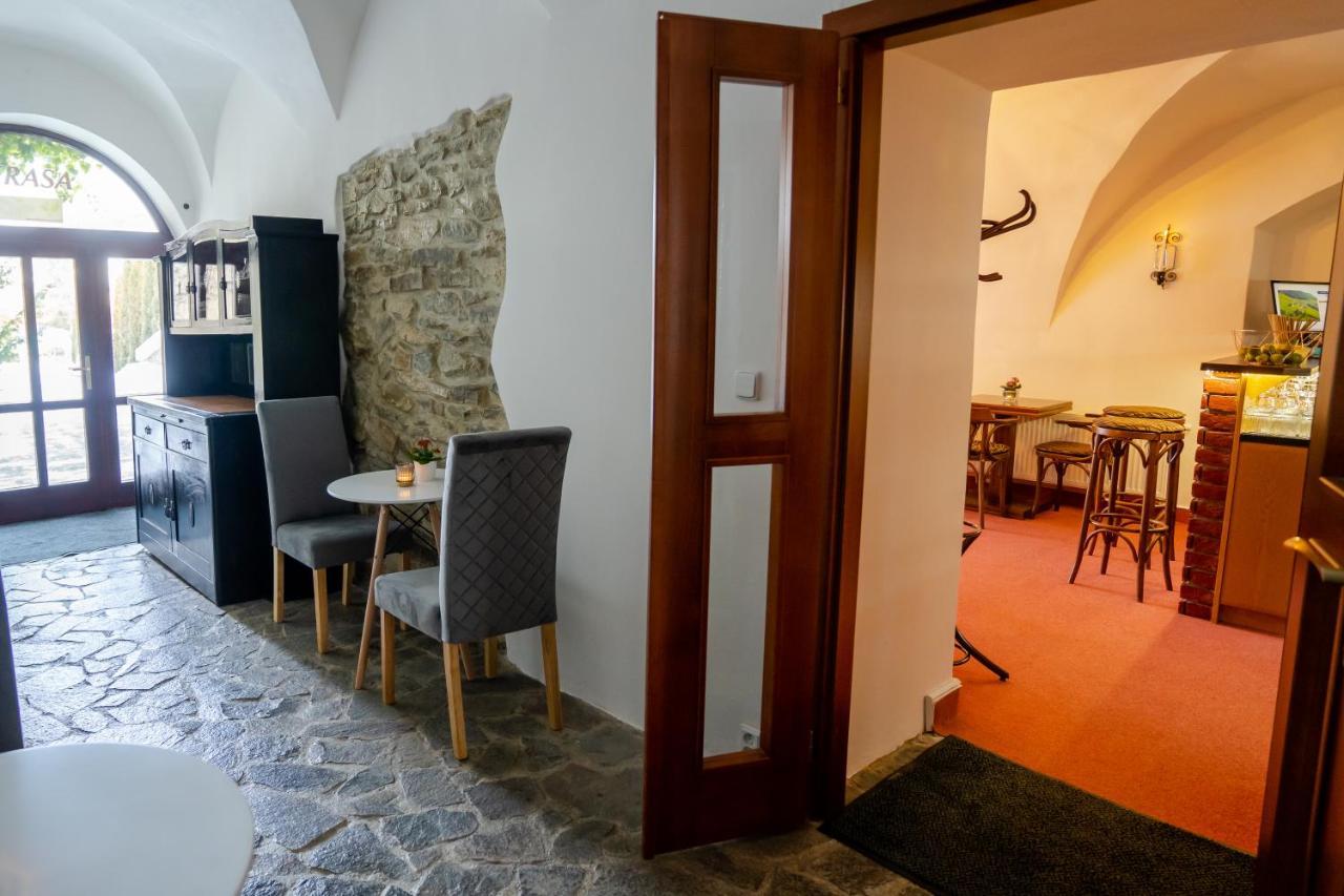 Penzion Familia Hotell Poprad Exteriör bild