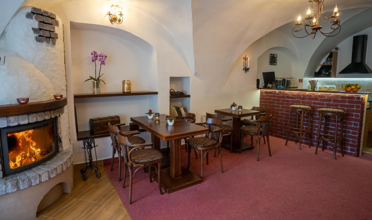 Penzion Familia Hotell Poprad Exteriör bild
