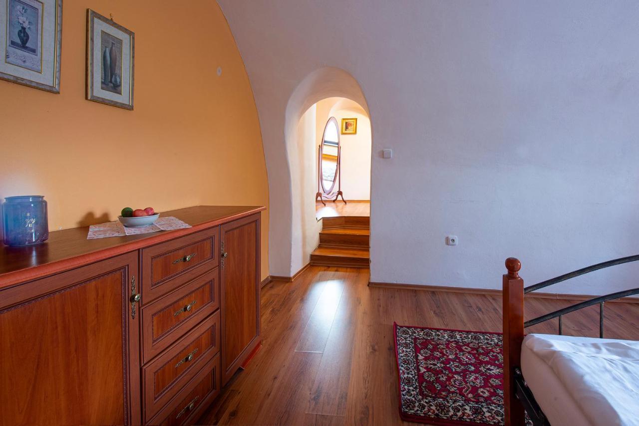 Penzion Familia Hotell Poprad Exteriör bild