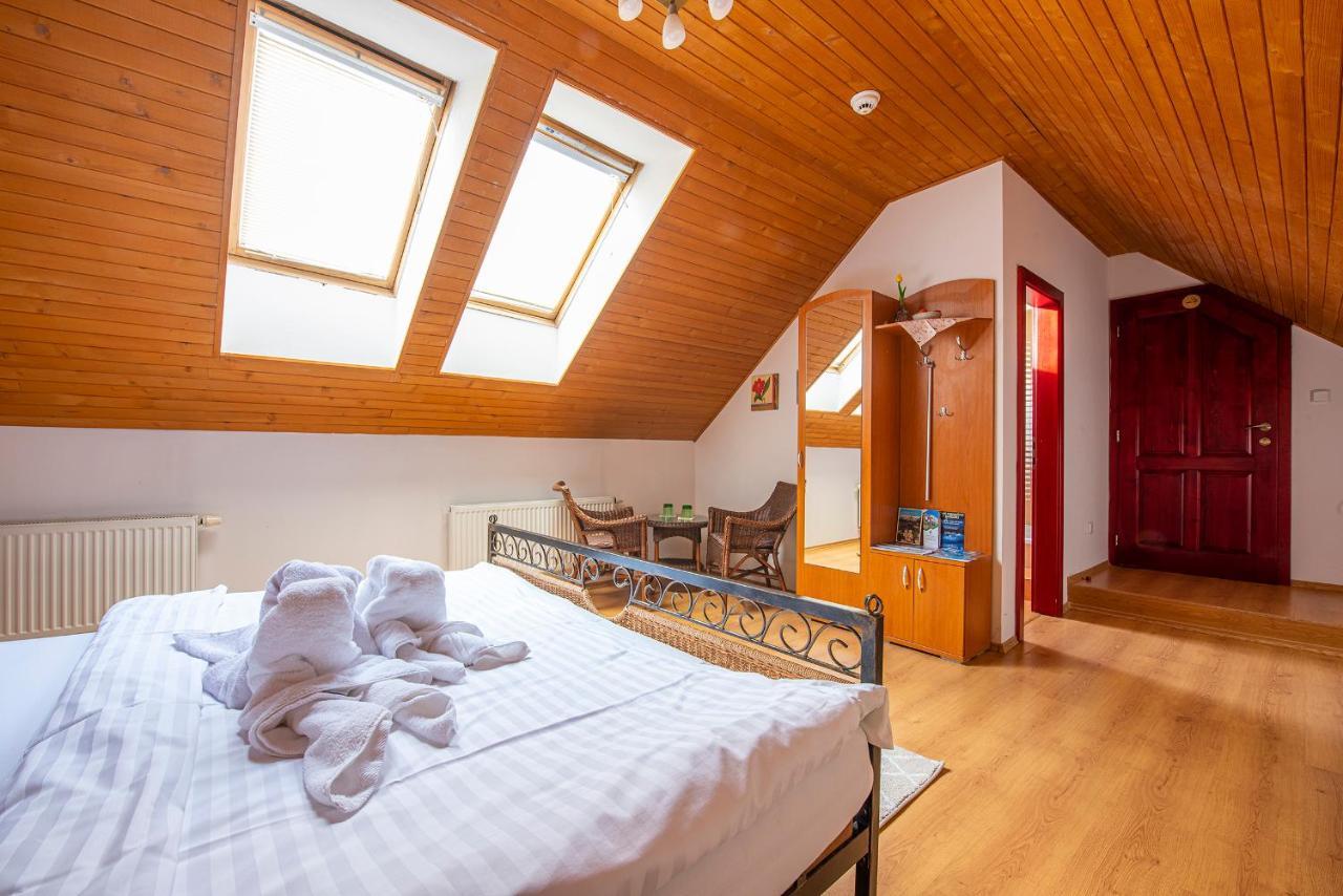 Penzion Familia Hotell Poprad Exteriör bild