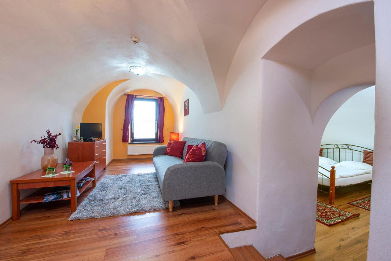 Penzion Familia Hotell Poprad Exteriör bild