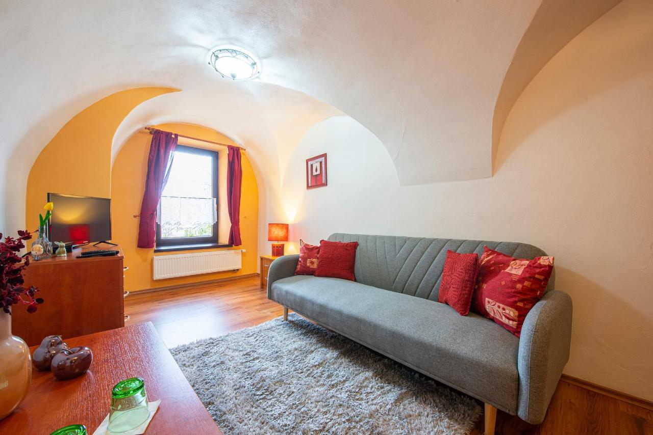 Penzion Familia Hotell Poprad Exteriör bild