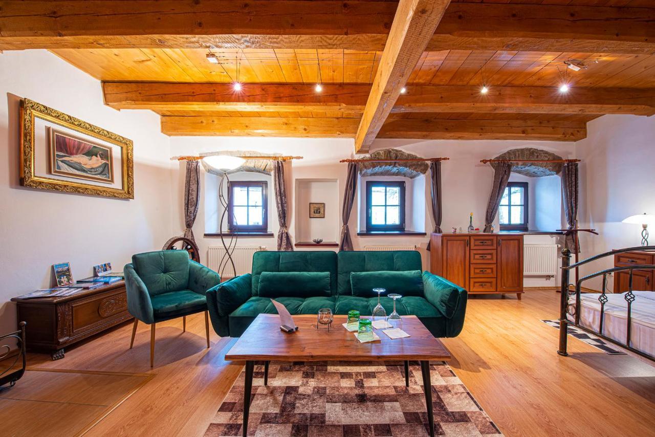 Penzion Familia Hotell Poprad Exteriör bild