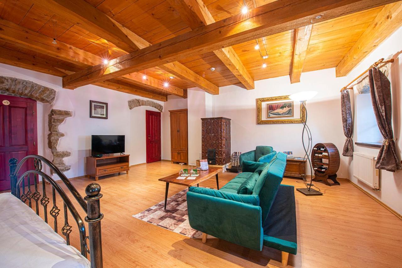 Penzion Familia Hotell Poprad Exteriör bild